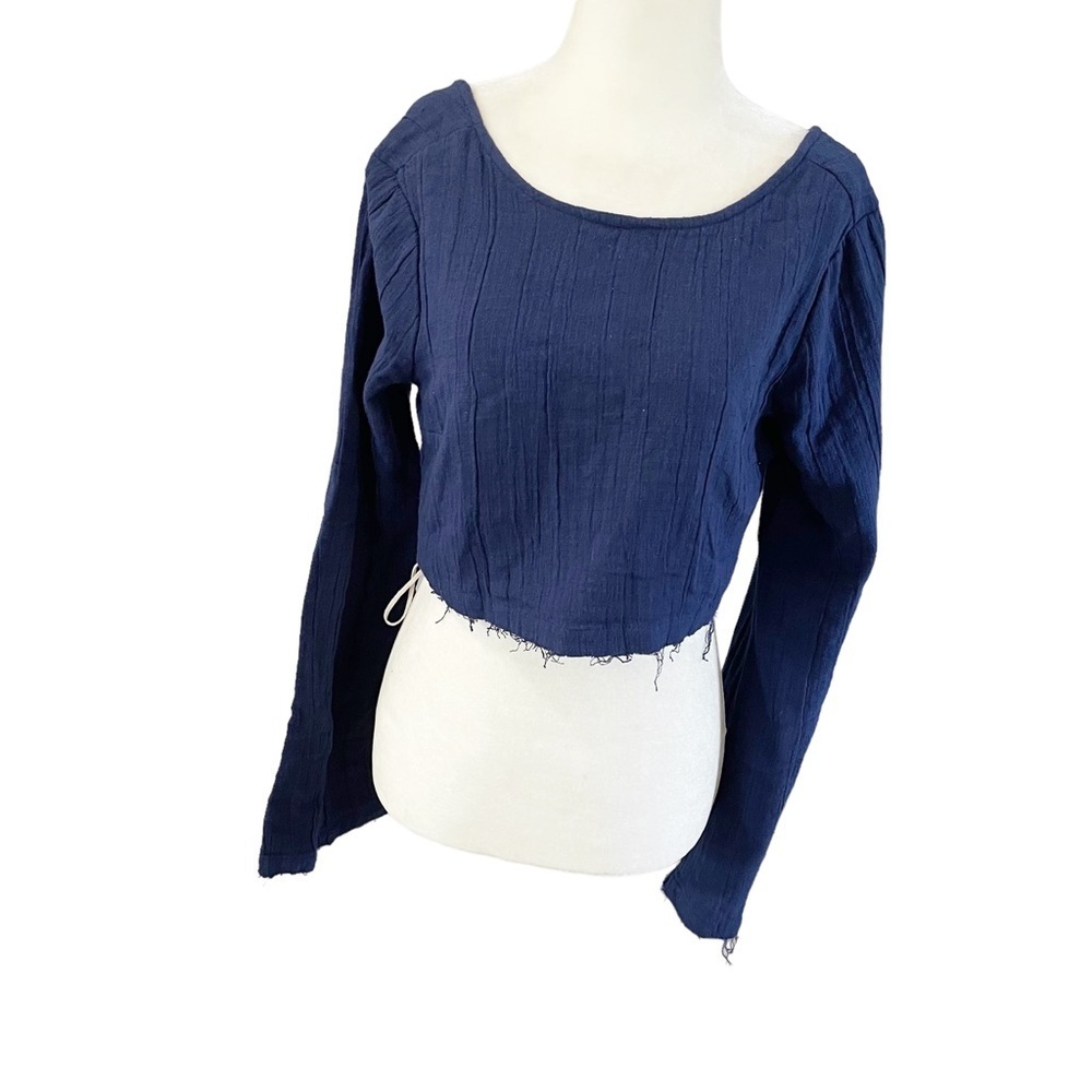 Free People Crop Top Long Sleeve Scoop Neck Shirt Raw  Blue Hem Sz XS TP